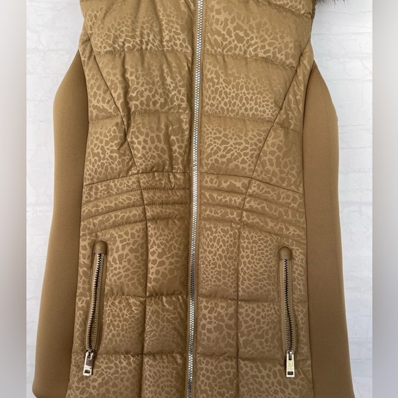 MICHAEL by Michael Kors Embossed Cheetah Print Puffer Vest in “Cognac” Size 2X - Picture 3 of 9